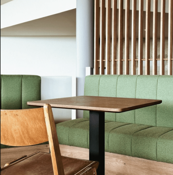 Barcelona, une banquette confortable et non feu JAB DESIGN - 2